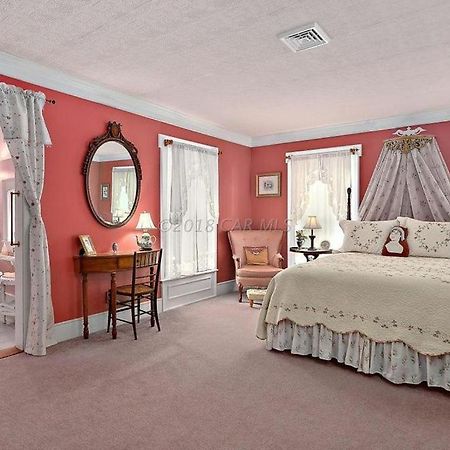 Princess Anne Book Lovers Inn Экстерьер фото