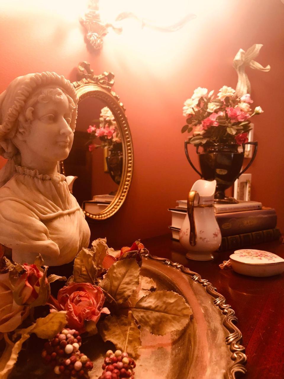 Princess Anne Book Lovers Inn Экстерьер фото