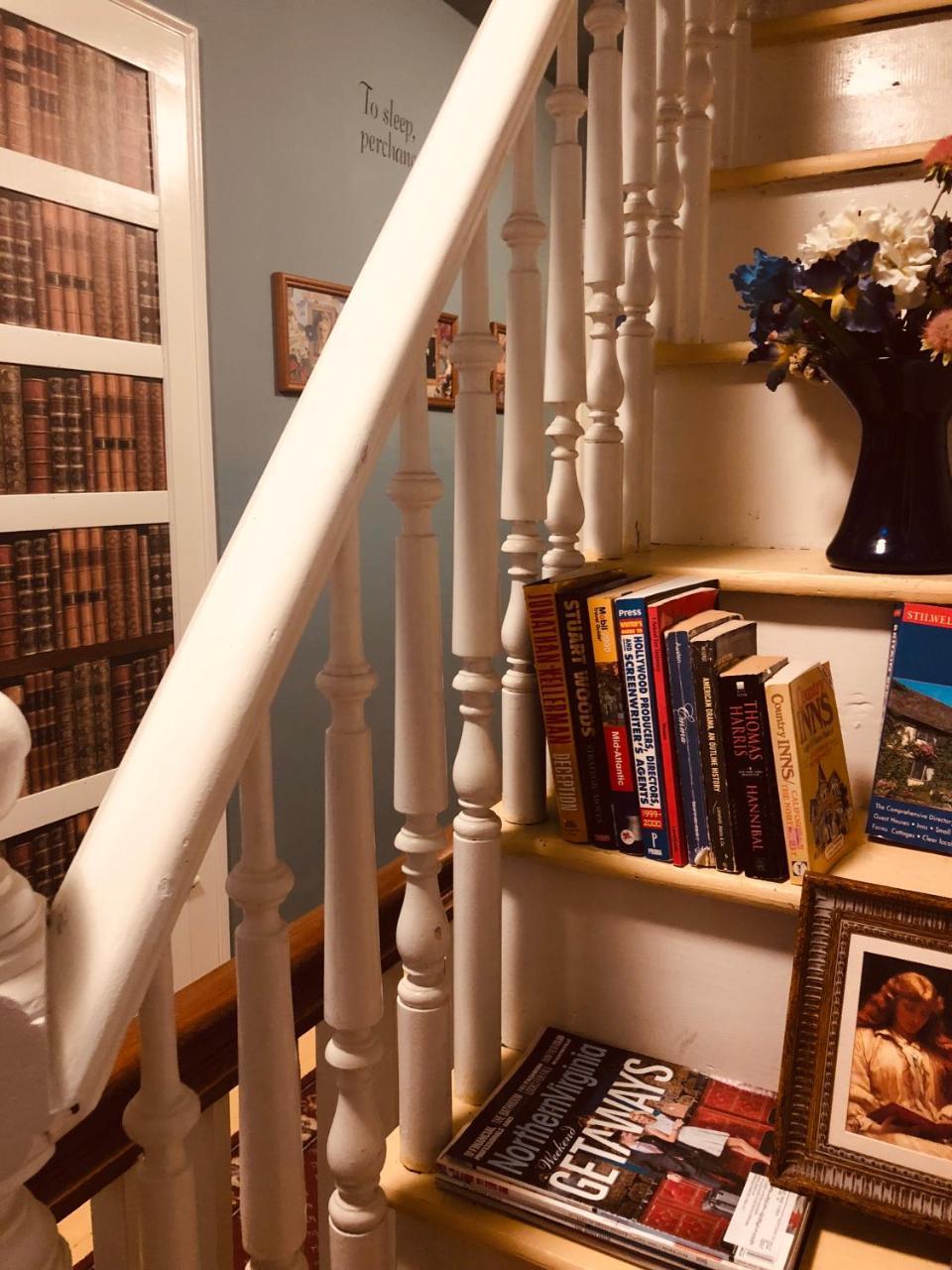 Princess Anne Book Lovers Inn Экстерьер фото